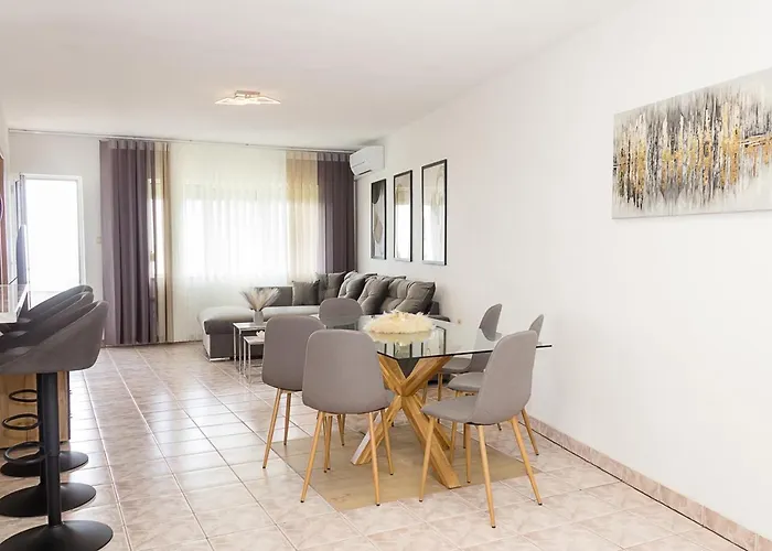 شقة Two Identical Designer 2bd Flats With Sea View In By Flat Mаnager