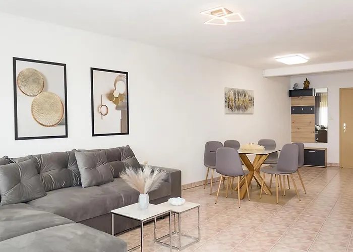 Two Identical Designer 2bd Flats With Sea View In By Flat Mаnager بالشيك