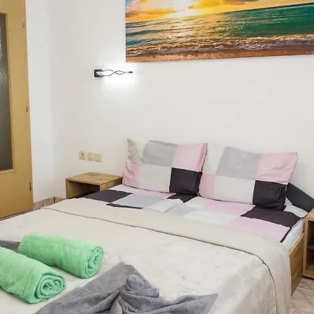 Two Identical Designer 2bd Flats With Sea View In By Flat Mаnager