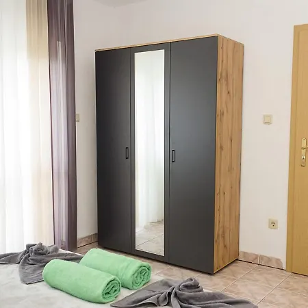 Two Identical Designer 2bd Flats With Sea View In By Flat Mаnager