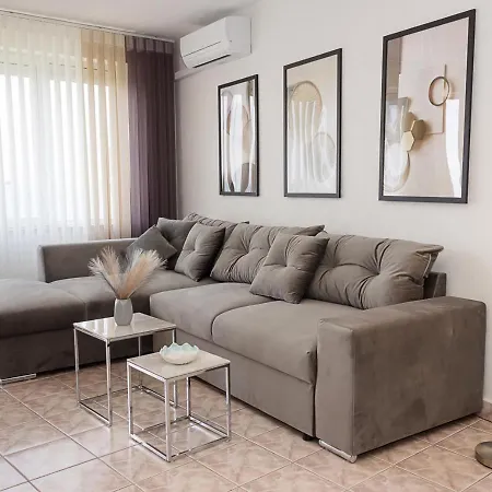 Two Identical Designer 2bd Flats With Sea View In By Flat Mаnager Apartment