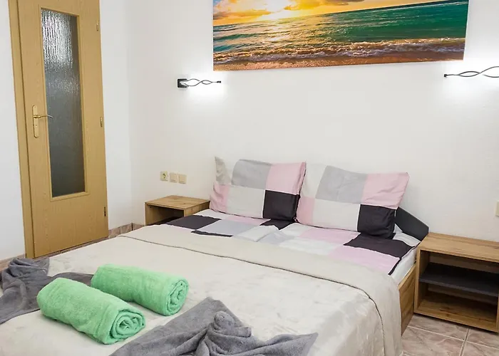 Two Identical Designer 2bd Flats With Sea View In By Flat Mаnager