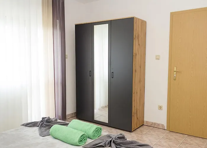 Two Identical Designer 2bd Flats With Sea View In By Flat Mаnager